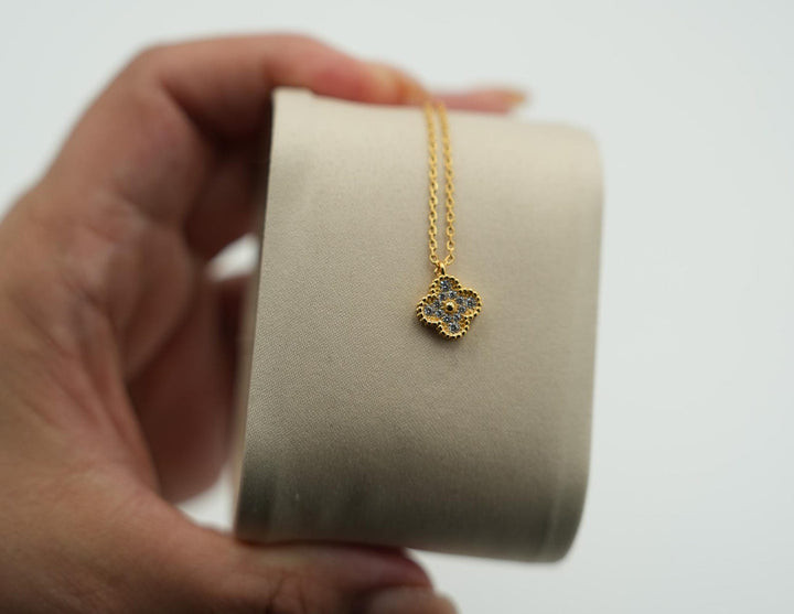 Sweet 10 mm Clover Necklace CZ Gold