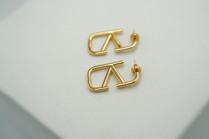 Letter V Square Hoop Earrings 18K Gold Bijou Era Store