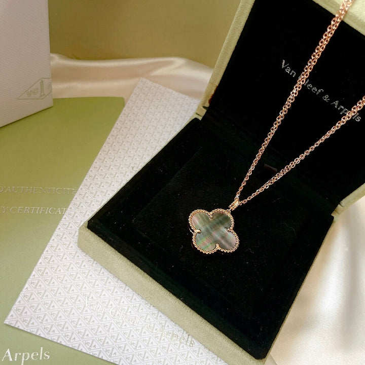 Gray Mother of Pearl Clover Necklace 18K Rose Gold, 1 Motif 25mm Magic Clover Charm, Lucky Leaf Clover Pendant, Dainty Clover Charm Bijou Era Store