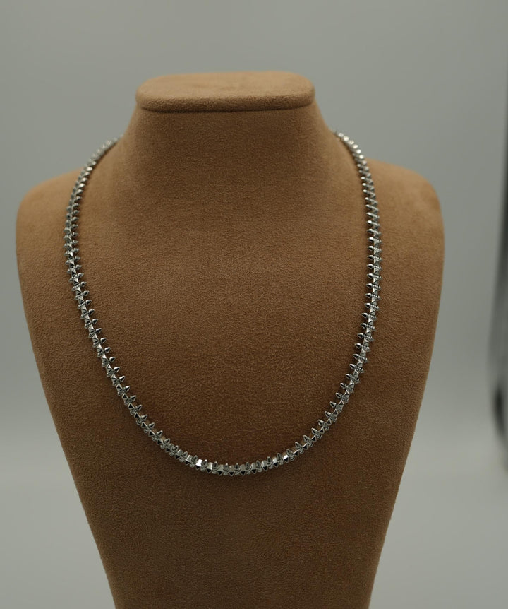 Clash de Spiked Necklace White Gold 50cm - Front view