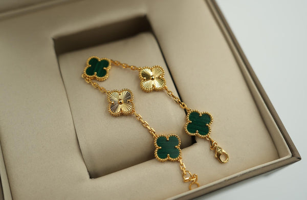 Malachite & Guillioche Clover Bracelet Gold 5 Motif