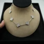 Necklace front view - Bijou Era