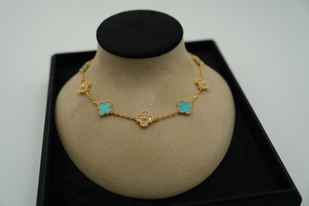 Turquoise Necklace front view - Bijou Era